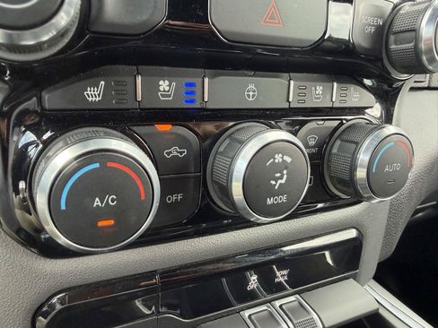 Used 2024 RAM 1500 Laramie AWD/4WD image 18
