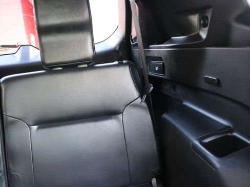 Used 2025 Mitsubishi Outlander SEL image 30