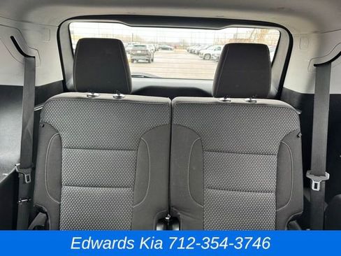 Used 2023 GMC Acadia SLE w/ Elevation Edition image 18