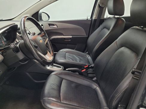 Used 2018 Chevrolet Sonic Premier FWD image 17