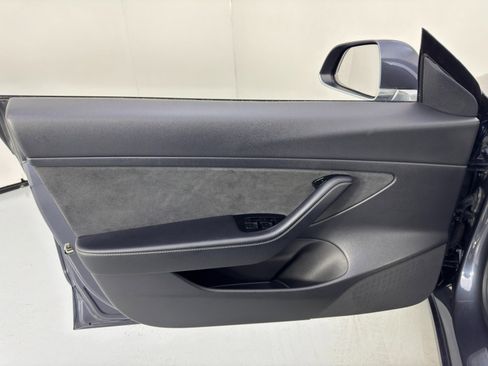 Used 2020 Tesla Model 3 Standard Range Plus image 40