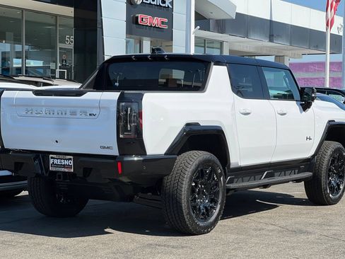 New 2026 GMC Hummer EV 4x4 Crew Cab image 4