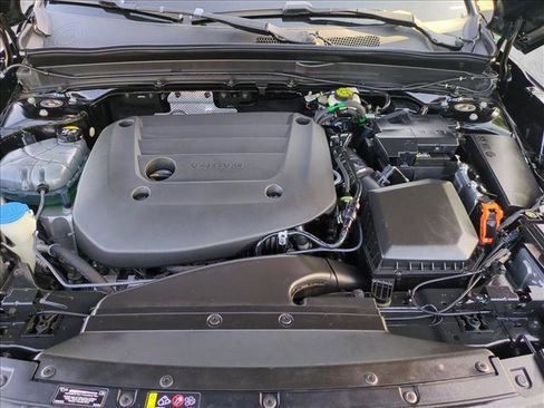 Used 2023 Volvo XC40 B5 Plus w/ Driver Assist Package image 24