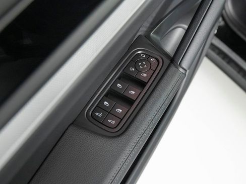 Certified 2025 Porsche Cayenne Coupe image 21