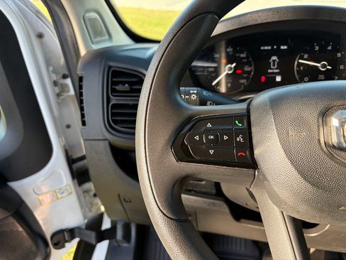 Used 2025 RAM ProMaster 2500 w/ Convenience Group FWD image 10