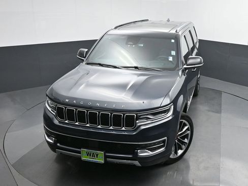 Used 2023 Jeep Wagoneer L Series III w/ Premium Group I AWD/4WD image 40