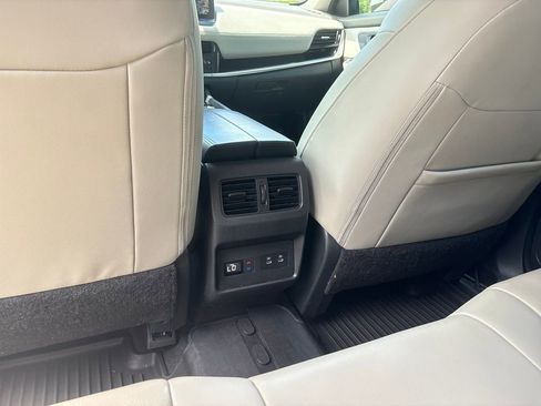 Certified 2024 Nissan Rogue SL w/ SL Premium Package FWD image 30