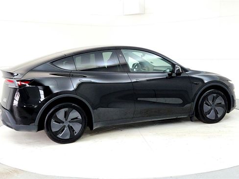Used 2026 Tesla Model Y Long Range image 6