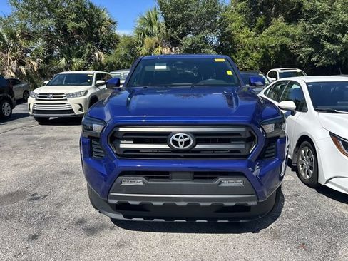 Used 2024 Toyota Tacoma SR5 AWD/4WD image 6
