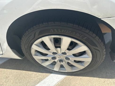 Used 2016 Nissan Sentra SV FWD image 4