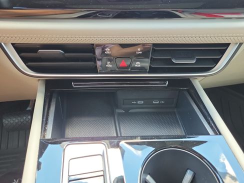 Used 2024 Volkswagen Atlas SE FWD image 33