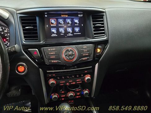 Used 2020 Nissan Pathfinder SV AWD/4WD image 26