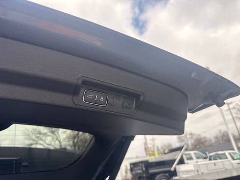 Used 2024 Ford Explorer XLT w/ Equipment Group 202A image 14