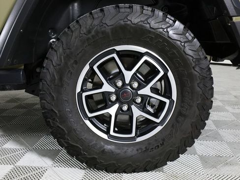 Used 2026 Jeep Wrangler Unlimited Rubicon AWD/4WD image 39
