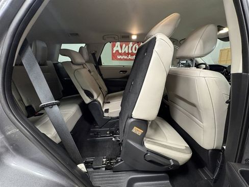 Used 2022 Nissan Pathfinder SL image 15