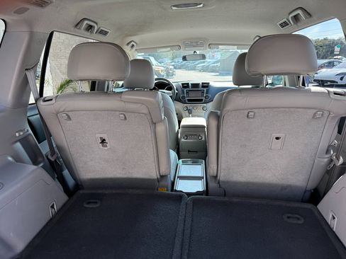 Used 2013 Toyota Highlander Plus image 20