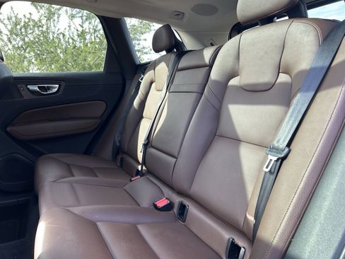 Used 2019 Volvo XC60 T5 Inscription image 14