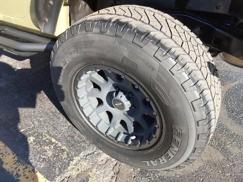 Used 2013 Jeep Wrangler Sport AWD/4WD image 9