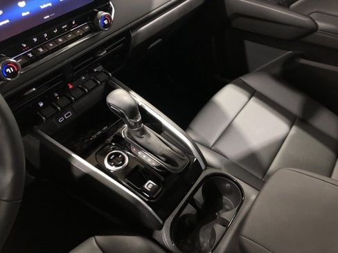 Used 2024 Chevrolet Colorado LT w/ LT Convenience Package III image 19