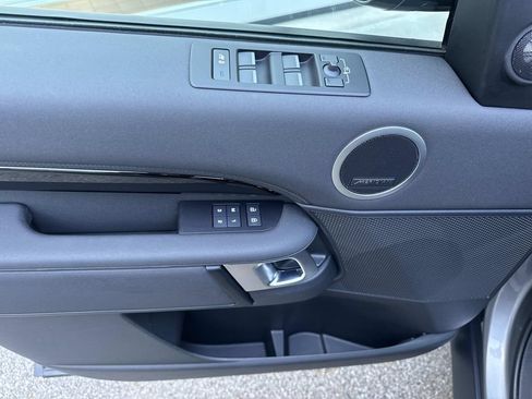 Certified 2025 Land Rover Discovery S AWD/4WD image 18