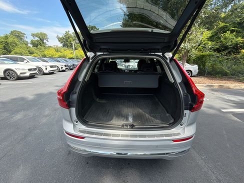 Certified 2023 Volvo XC60 B5 Ultimate w/ Climate Package FWD image 19