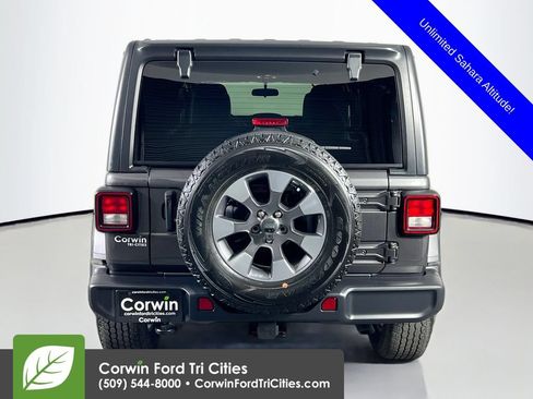Used 2021 Jeep Wrangler Unlimited Sahara AWD/4WD image 13