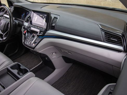 Used 2021 Honda Odyssey Touring image 25