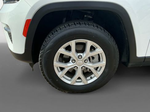 Used 2023 Jeep Grand Cherokee Limited image 14