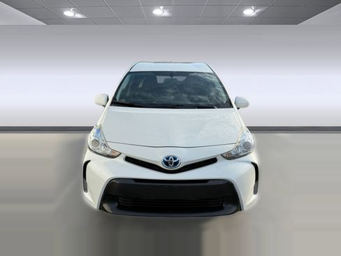 Used 2017 Toyota Prius V Three image 6