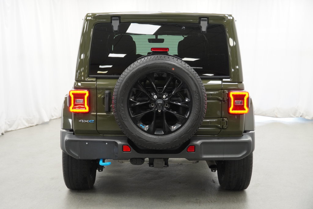 Used 2023 Jeep Wrangler Unlimited Sahara w/ Cold Weather Group AWD/4WD image 15