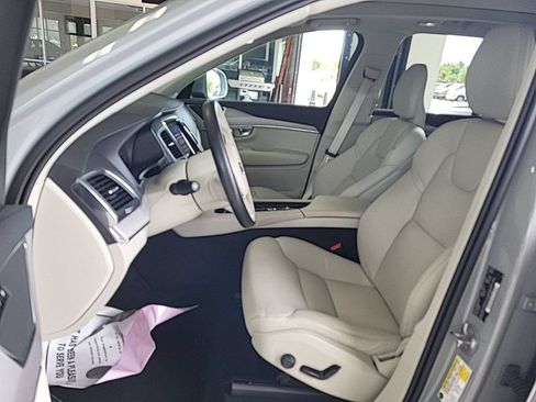 Used 2024 Volvo XC90 B5 Core w/ Protection Package AWD/4WD image 5