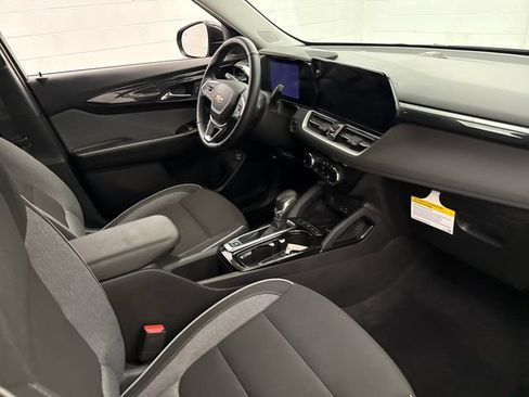 Certified 2024 Chevrolet TrailBlazer LT w/ Convenience Package AWD/4WD image 28