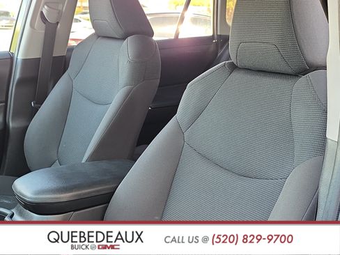 Used 2021 Toyota RAV4 LE AWD/4WD image 11