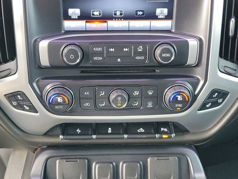 Used 2015 GMC Sierra 1500 SLT w/ SLT Crew Cab Value Package image 30