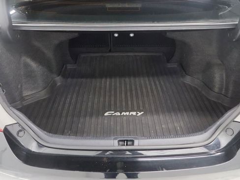 Used 2017 Toyota Camry SE FWD image 19