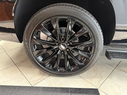 Used 2026 Cadillac Escalade ESV Platinum Sport w/ LPO, ONYX Package AWD/4WD image 14