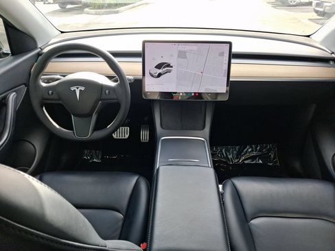 Used 2021 Tesla Model Y Performance AWD/4WD image 9