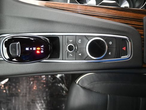 Used 2024 Cadillac Escalade ESV Premium Luxury AWD/4WD image 30