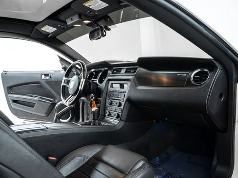 Used 2013 Ford Mustang GT Premium RWD image 23
