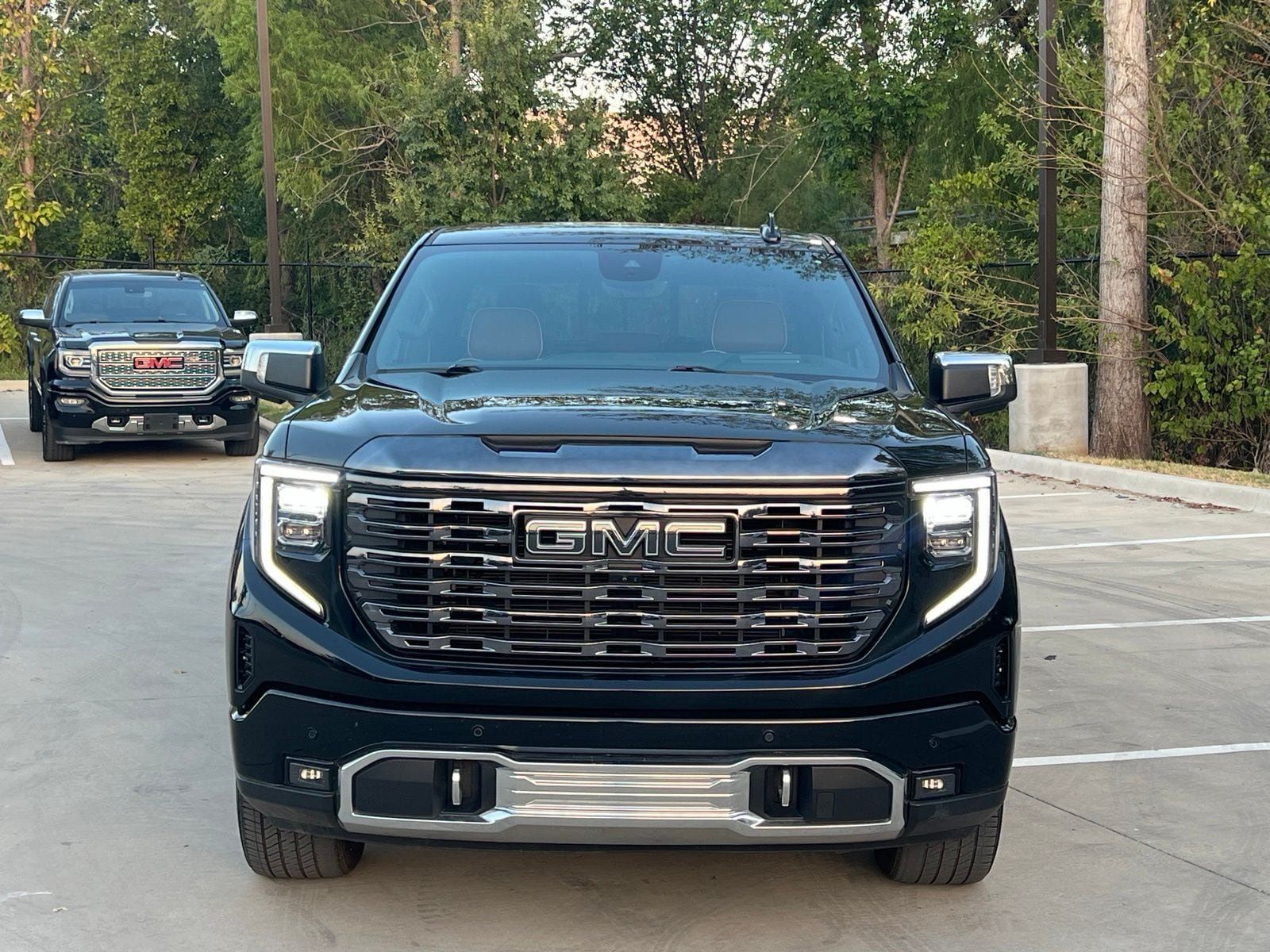 Used 2024 GMC Sierra 1500 Denali Ultimate AWD/4WD image 2