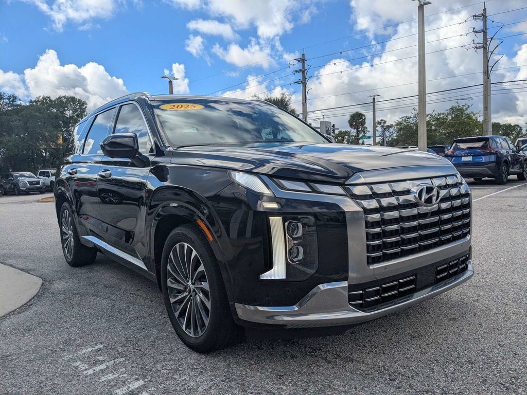Used 2025 Hyundai Palisade Calligraphy FWD image 9