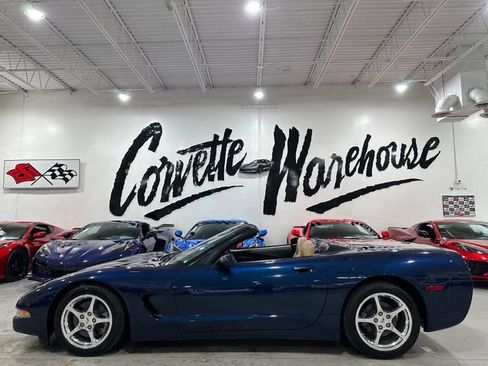 Used 2001 Chevrolet Corvette Convertible w/ Preferred Equipment Group2 RWD image 2