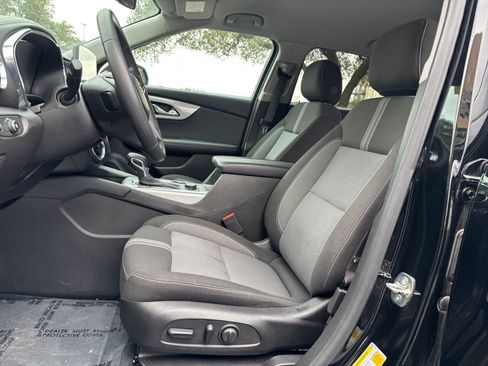 Used 2025 Chevrolet Blazer LT image 22
