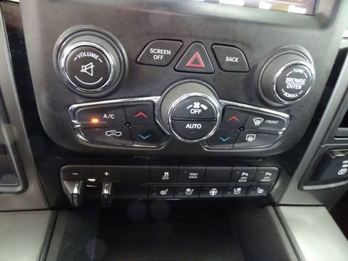 Used 2018 RAM 2500 Laramie w/ Sport Appearance Group AWD/4WD image 12