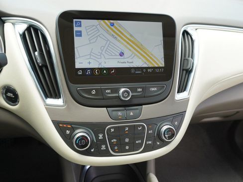 Used 2024 Chevrolet Malibu LT FWD image 16