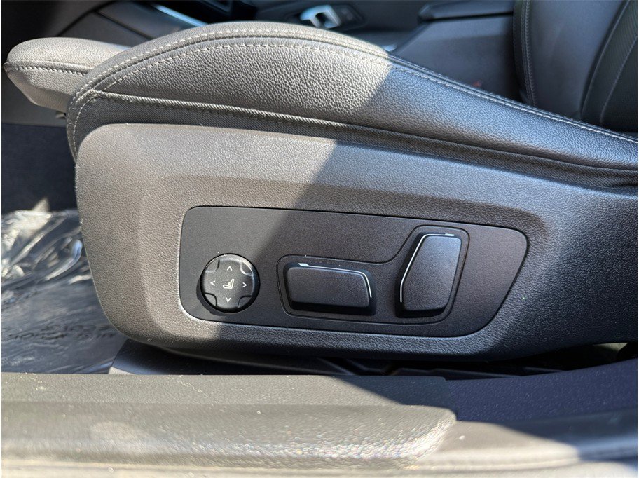 Used 2024 BMW 330e xDrive AWD/4WD image 21