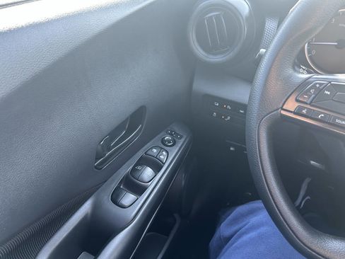 Used 2024 Nissan Kicks S image 16