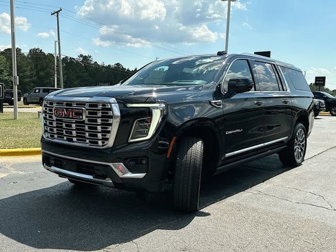 New 2026 GMC Yukon XL Denali w/ Denali Reserve Package AWD/4WD image 1
