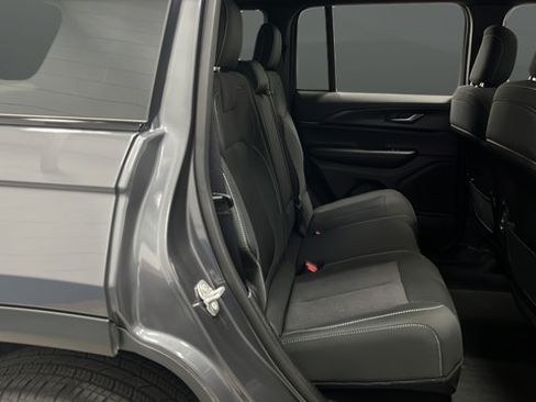 Used 2025 Jeep Grand Cherokee Laredo X w/ Luxury Tech Group I AWD/4WD image 24