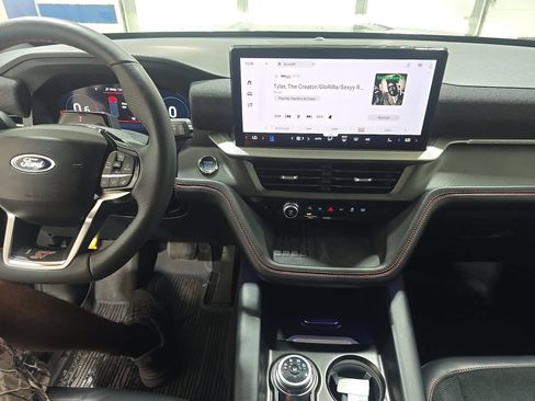 Used 2025 Ford Explorer ST AWD/4WD image 13